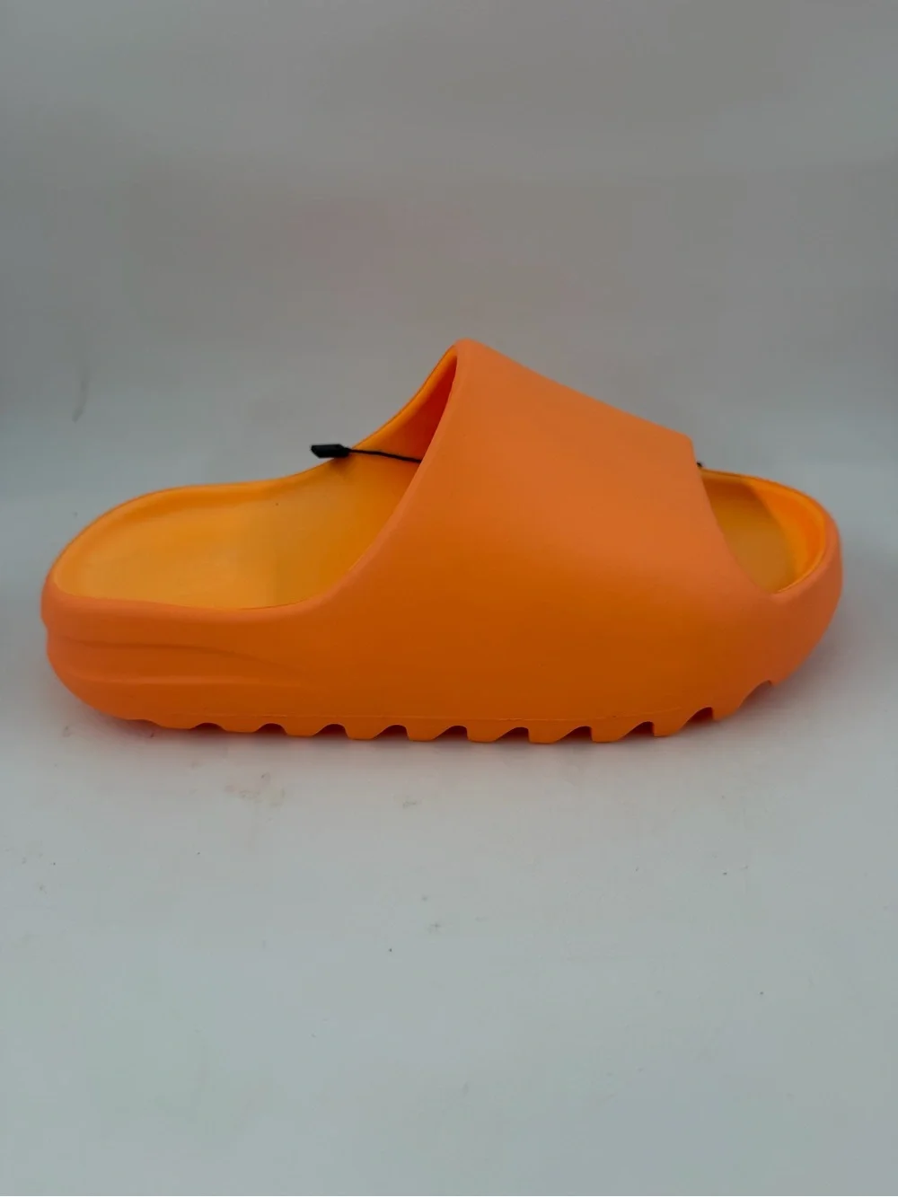 👞 Adidas Unisex Yeezy Slides -Size 5 Men/Youth -Enflame Orange -Size 6.5 Women
